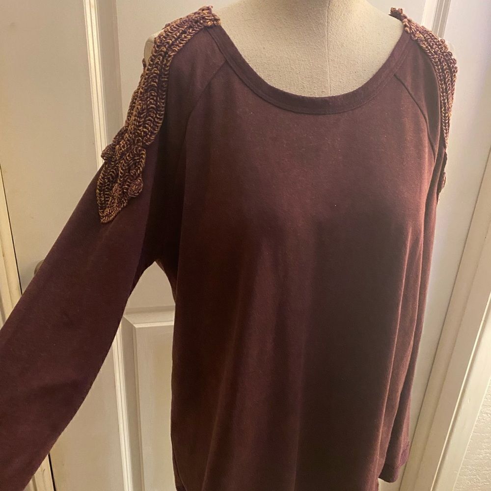Oddy Cold Shoulder Sweatshirt Crochet trim Sz Med